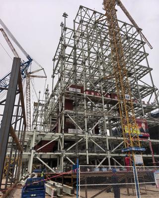 Estructuras metálicas de acero para edificios resistentes, estructura de almacén, autoalmacenamiento, edificio de acero