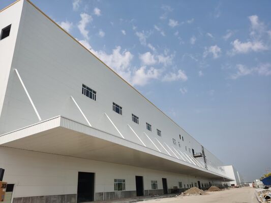 Planta de procesamiento modular con estructura de acero Taller de componentes de automóviles Montaje de drenaje de techo Piezas de anclaje de cimentación Suministro de planos de proyecto
